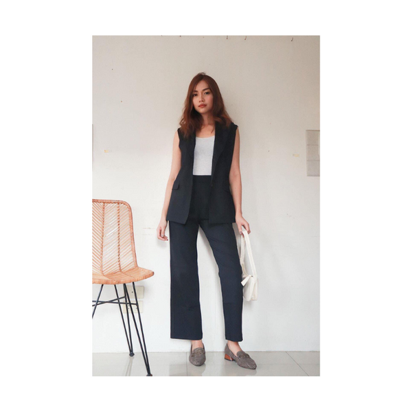 Laura V2 Coordinates - Black